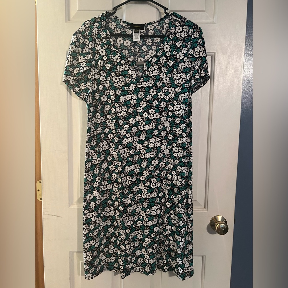Stretch material textured dress.